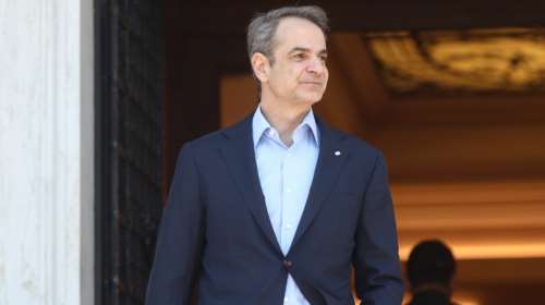 Ενόχληση στο Μαξίμου για τις δηλώσεις υπουργών για αυξήσεις σε όλους τους ένστολους: Στη ΔΕΘ παραπέμπει η κυβέρνηση