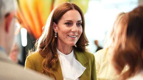 "Επιτομή της κομψότητας" χαρακτηρίστηκε η νέα εμφάνιση της Κέιτ Μίντλετον