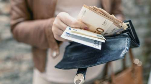 Επίδομα ως 300 ευρώ σε συνταξιούχους με μικρές ή καθόλου αυξήσεις - Ποιοι θα πάρουν περισσότερα