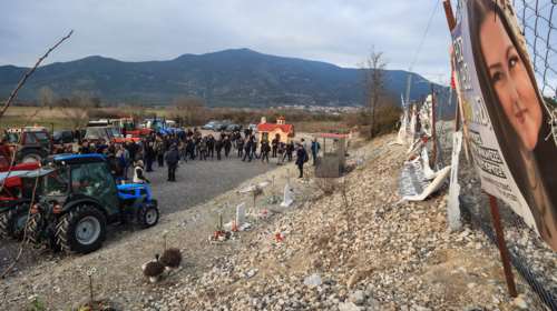 Τέμπη: Δεν έγινε μοντάζ στα ηχητικά αρχεία επικοινωνίας σταθμάρχη- μηχανοδηγού της αμαξοστοιχίας- Διαμαρτύρεται η οικογένεια