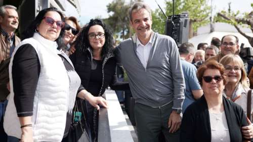 Μητσοτάκης για Τσίπρα - Βαρουφάκη: Σταματήστε να παίζετε &quot;Monopoly&quot; με τις ζωές και τις καταθέσεις των Ελλήνων