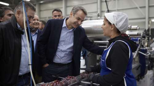 Μητσοτάκης στην Έδεσσα: Στηρίζουμε κοινωνία, νοικοκυριά γιατί η οικονομία μας υπεραποδίδει - Πρώτες αυξήσεις συντάξεων