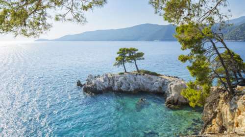 Αυτό το νησί στους καλύτερους &quot;μυστικούς&quot; προορισμούς της Μεσογείου - Σμαραγδένια νερά, υπαίθριες δραστηριότητες