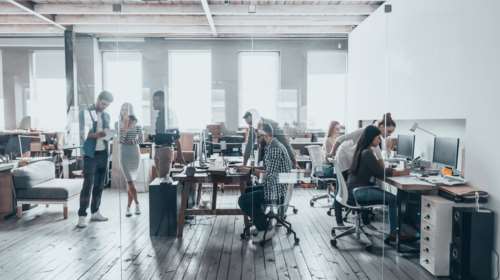 Το μισό έτος εργαζόμαστε για την πληρωμή φόρων και εισφορών