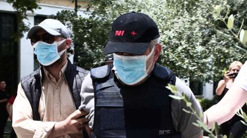 Αρχισε η δίκη του &quot;ψευτογιατρού&quot; - Κατηγορείται για 12 ανθρωποκτονίες ασθενών