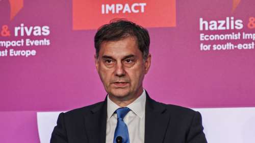 Εμπρηστική επίθεση στο γραφείο του Χάρη Θεοχάρη: "Η δημοκρατία μας δεν τρομοκρατείται", λέει η ΝΔ