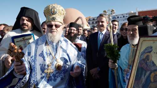 Θεοφάνεια 2025: Πού θα γιορτάσουν τα Φώτα οι πολιτικοί αρχηγοί