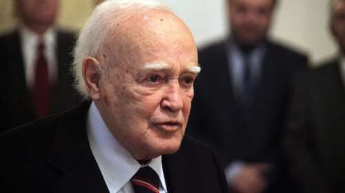 Κάρολος Παπούλιας: Την Τετάρτη στο Παγκράτι η εξόδιος ακολουθία - Την Πέμπτη στα Ιωάννινα η κηδεία του