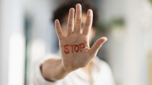 Πανελλήνια Ημέρα κατά της Σχολικής Βίας και του Εκφοβισμού - &quot;Δεν έχουν θέση στην κοινωνία&quot;, λέει ο Πιερρακάκης