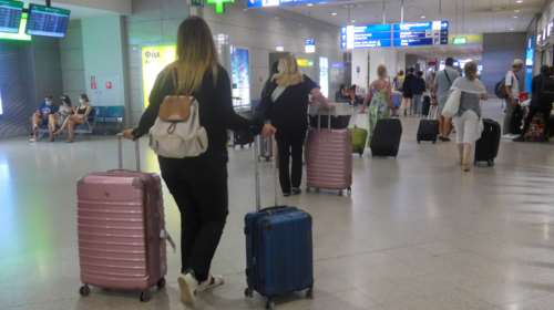 Αεροδρόμια: &quot;Απογειώθηκαν&quot; οι αφίξεις επιβατών από το εξωτερικό -  Άνοδος 676,8%