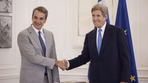 Συνάντηση Μητσοτάκη με Τζον Κέρι, ειδικό απεσταλμένο του Τζο Μπάιντεν - Η Ελλάδα κόμβος για τη μεταφορά ηλεκτρικής ενέργειας