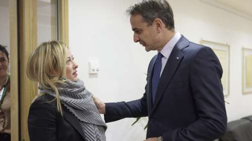 Στην Αθήνα η Ιταλίδα πρωθυπουργός Τζόρτζια Μελόνι - Τι θα συζητήσει με τον Μητσοτάκη στο δείπνο