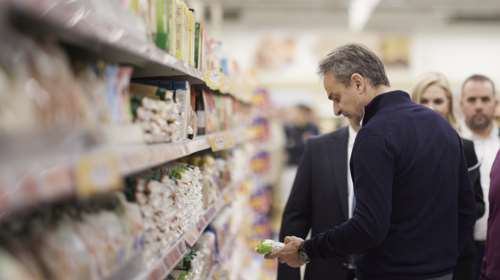 Ο Μητσοτάκης έκανε &quot;έφοδο&quot; σε σούπερ μάρκετ για τα ταμπελάκια της Μόνιμης Μείωσης Τιμής [εικόνες]