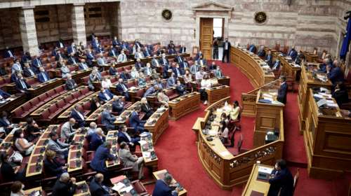 Στην Ολομέλεια της Βουλής το νομοσχέδιο για την αναδιάρθρωση των σιδηροδρόμων