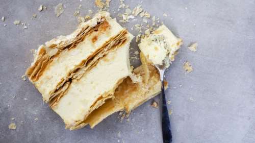 Συνταγή για πανεύκολο μιλφέιγ, έτοιμο σε 10 λεπτά - Με την πιο αφράτη και γευστική κρέμα
