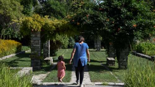 Meteo: Μικρή άνοδος της θερμοκρασίας και ισχυροί άνεμοι τη Δευτέρα