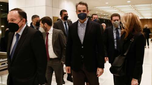 Σε συναυλία για την Ουκρανία ο Μητσοτάκης: Ελπίζω το βιολί του Λεωνίδα Καβάκου να ακουστεί πιο δυνατά από τις βόμβες της Ρωσίας