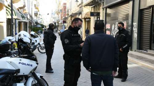 Τσουνάμι 100.000 ελέγχων για την τήρηση των μέτρων το Σαββατοκύριακο: &quot;Αόρατοι&quot; οι ανεμβολίαστοι - &quot;Βροχή&quot; τα πρόστιμα