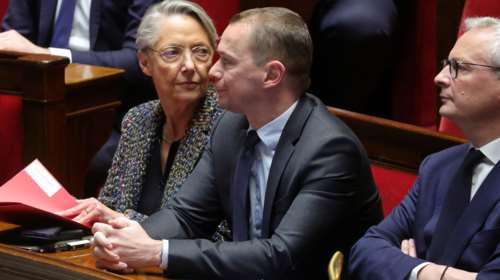 Ο Γάλλος υπουργός Εργασίας αποκάλυψε ότι είναι ομοφυλόφιλος την ώρα που η Γαλλία φλέγεται για το ασφαλιστικό