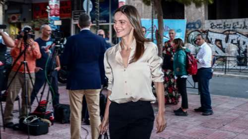 Η αφωνία Αχτσιόγλου για τις διαγραφές στον ΣΥΡΙΖΑ και η αινιγματική ανάρτηση με τα τρία βιβλία [εικόνα]