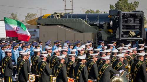 Ιράν: Οι Φρουροί της Επανάστασης έχουν αναπτύξει βαλλιστικούς πυραύλους Khorramshahr 4 με βεληνεκές 2.000 χλμ.