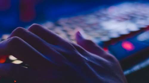 Ουχάν: Χάκερ υπέκλεψαν χιλιάδες έγγραφα από τον ινστιτούτο Ιολογίας - Κυκλοφορούν στο διαδίκτυο