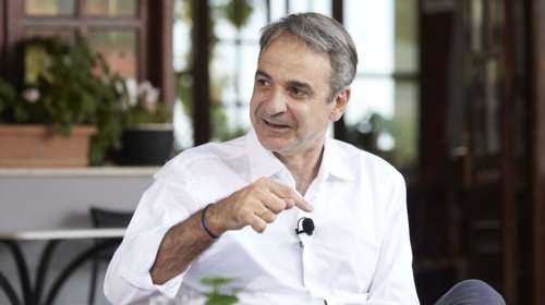 Στη Φουρνά Ευρυτανίας ο Μητσοτάκης - Συνομίλησε με πολίτες που εγκαταστάθηκαν σε ορεινά χωριά [εικόνες]