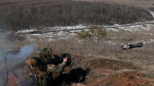 Ουκρανία: Πληροφορίες για βομβαρδισμούς κοντά στο αεροδρόμιο του Ντονέτσκ - Για κλιμάκωση μιλά η Ρωσία