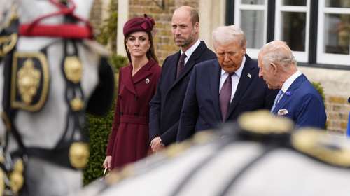 Με total βουργουνδί σύνολο η πριγκίπισσα Κέιτ - &quot;Είσαι όμορφη&quot;, της έλεγε ξανά και ξανά ο Ντονάλντ Τραμπ