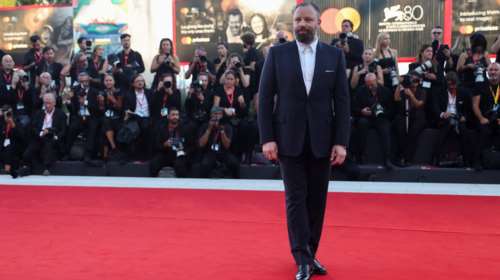 Φεστιβάλ Βενετίας: Επί οκτώ λεπτά χειροκροτούσαν τον Γιώργο Λάνθιμο - Ένα από τα φαβορί η ταινία του &quot;Poor things&quot; [βίντεο]