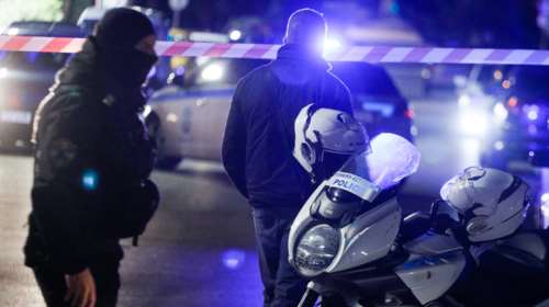 Επεισοδιακή καταδίωξη στη Νέα Σμύρνη - Πετούσαν... κλοπιμαία και λάπτοπ από το παράθυρο