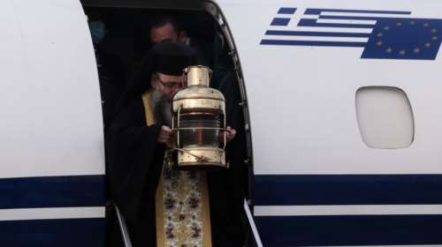 Άγιο Φως: Με μεγάλη καθυστέρηση στην Αθήνα - Γιατί άργησε να φύγει από το Ισραήλ