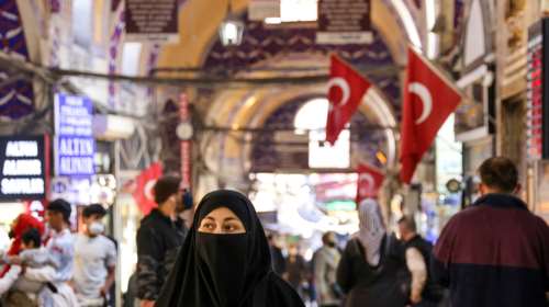 Βυθίζεται στην κρίση η Τουρκία: Ο βασικός μισθός χαμηλότερος από της Αλβανίας και της Κίνας, τριπλάσιος στην Ελλάδα