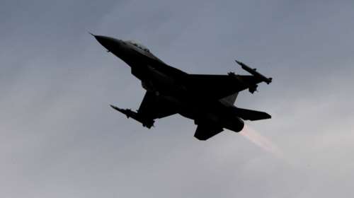 Διελεύσεις μαχητικών αεροσκαφών F-16 και Rafale πάνω από το Τατόι