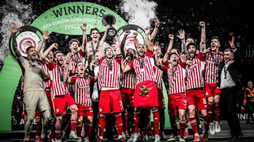 Ο Ολυμπιακός στο εξώφυλλο του World Soccer [εικόνες]