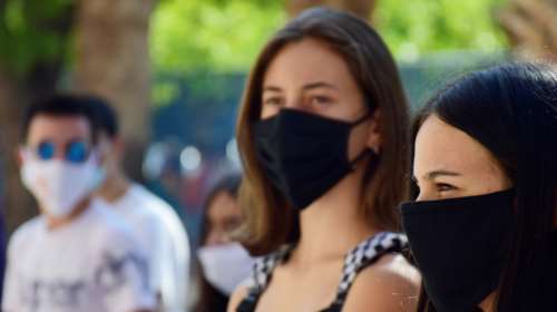 Σχολεία: Σταματά η παραγωγή μασκών για τους μαθητές με απόφαση της ΚΕΔΕ