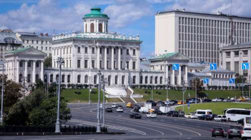 Απροσδόκητη παραδοχή από τη Ρωσία: Αν διατηρηθούν οι κυρώσεις, η οικονομία θα χρειαστεί χρόνια για να ανοικοδομηθεί