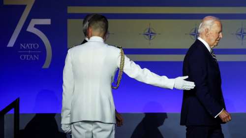 Νέα γκάφα του Μπάιντεν: Διάβασε δυνατά τις οδηγίες που προορίζονταν για τον ίδιο [βίντεο]