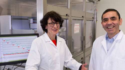 Κορονοϊός: Αυτό το ζευγάρι θα σώσει τον κόσμο- Τούρκοι μετανάστες στη Γερμανία, πέρασαν την ημέρα του γάμου τους στο εργαστήριο