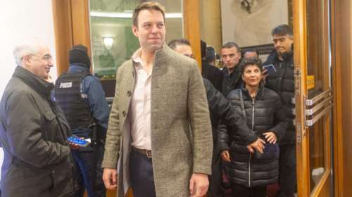 Προπηλακισμός Στέφανου Κασσελάκη στη Θεσσαλονίκη: Απερίφραστη καταδίκη από κυβέρνηση και ΠΑΣΟΚ