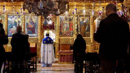 Χριστούγεννα: Η Βηθλεέμ πενθεί και η Ουκρανία γιορτάζει με τη Δύση