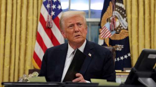 Εκανε πίσω η Κολομβία μετά τις απειλές του Τραμπ - Δέχεται τα αεροπλάνα επιστροφής των παράνομων μεταναστών