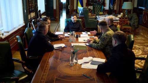 Ζελένσκι: "Ρεαλιστική μια αξιοπρεπής ειρήνη" - Ενόψει των συνομιλιών στο Άμπου Ντάμπι