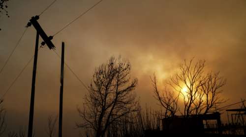 Φωτιές - Διακοπές ρεύματος: Αναλυτικά οι περιοχές σε Αττική, Εύβοια, Πελοππόνησο, Αργίνιο, Λέρο και Κω