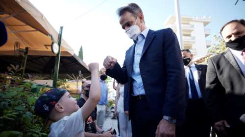 ΣΥΡΙΖΑ: Με ποιο ελικόπτερο γύρισε από την Τήνο ο Μητσοτάκης;