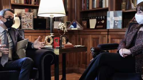 Μητσοτάκης σε Σακελλαροπούλου: Παράθυρο για μέτρα και πριν την Πρωτοχρονιά - &quot;Οι ειδικοί θα καθορίσουν τον χρόνο&quot;