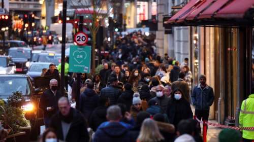 Λονδίνο - Βερολίνο: Εικόνες συνωστισμού με χιλιάδες στους δρόμους πριν το σκληρό lockdown