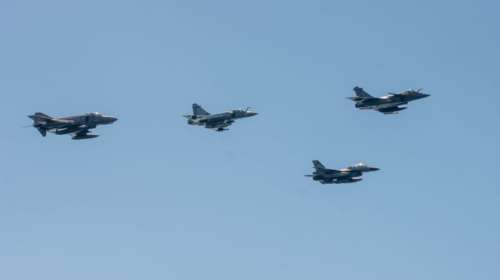 Μήνυμα Μητσοτάκη - Παναγιωτόπουλου για τη γιορτή της Πολεμικής Αεροπορίας: Σας ευχαριστούμε για την πολύτιμη προσφορά σας