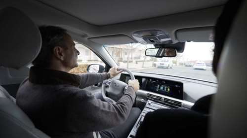 Το test drive Μητσοτάκη στην Κοζάνη: Οδηγεί αυτοκίνητο υδρογόνου και σχολιάζει [εικόνες - βίντεο]