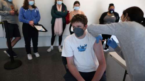 ΗΠΑ: Εμβολιασμένο με τουλάχιστον μία δόση το 80% των Αμερικανών ηλικίας 12 ετών και άνω